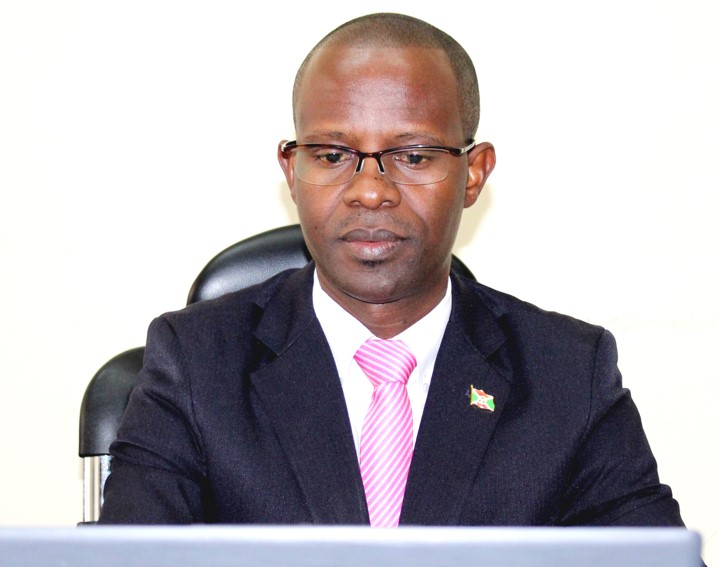 Emmanuel NGOMIRAKIZASecrétaire Permanent